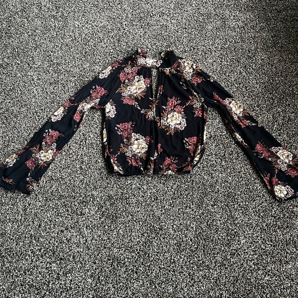 Chloe & Katie Black Floral Blouse - Picture 7 of 9